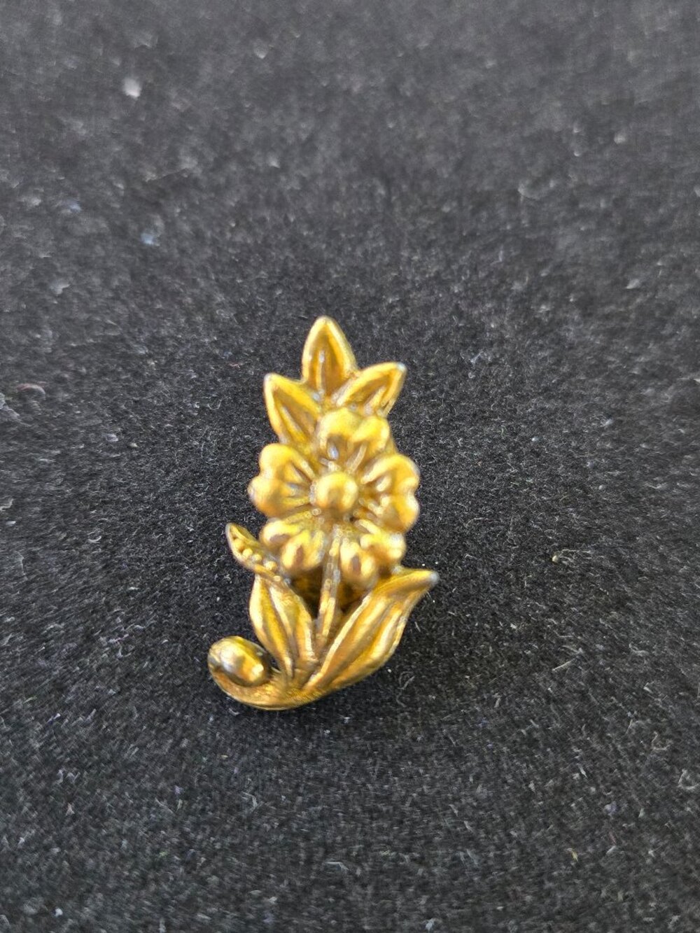 Vintage Dainty Flower Dress or Shoe Clip in gold tone